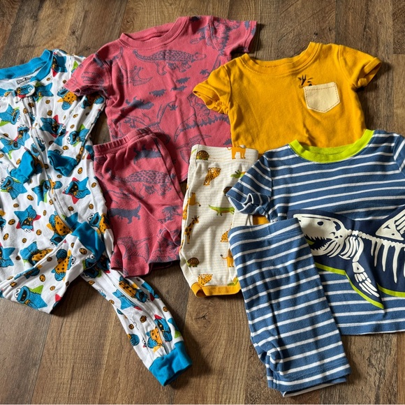 Toddler boys 2T Pajama sets - Picture 1 of 4